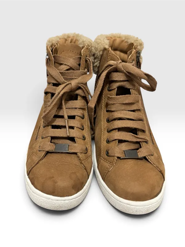 UGG Women's Chestnut Lace-Up Shearling Collar Sneaker Boot Size 8W - Image 3