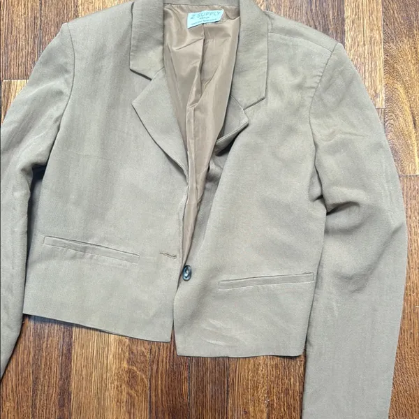 Z supply NWOT tan cropped blazer - Image 4