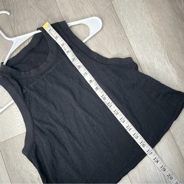 Lululemon Crop Tank all yours animal print light womens Black (small) casual - Image 5