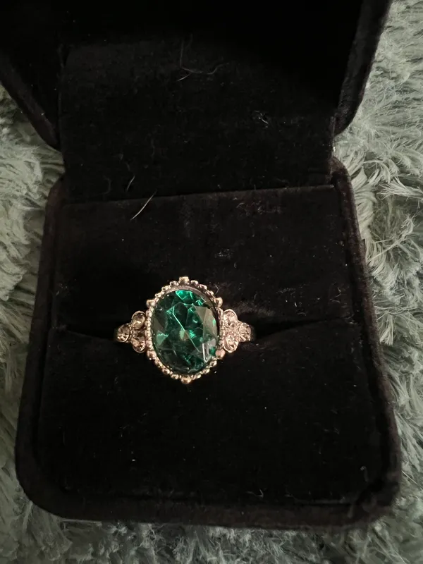 Gorgeous Stainless Steel Silver with Faux Emerald Ring Size 7 - Image 2