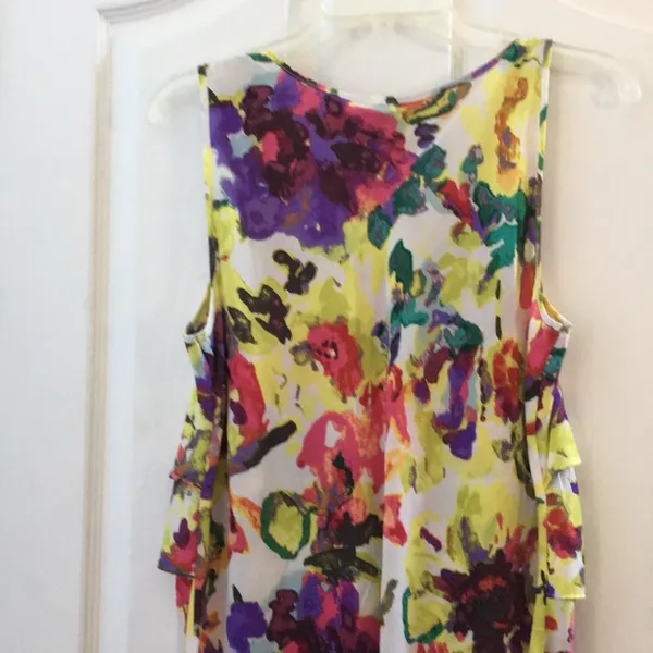 FINAL MARKDOWN Ladies daisy fuentes top medium - Image 5