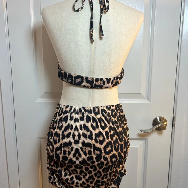 Women Leopard Print Halter Top‎ and Skirt Set Size M - Image 2