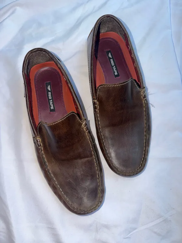 Red tape men’s 8.5 - Image 2