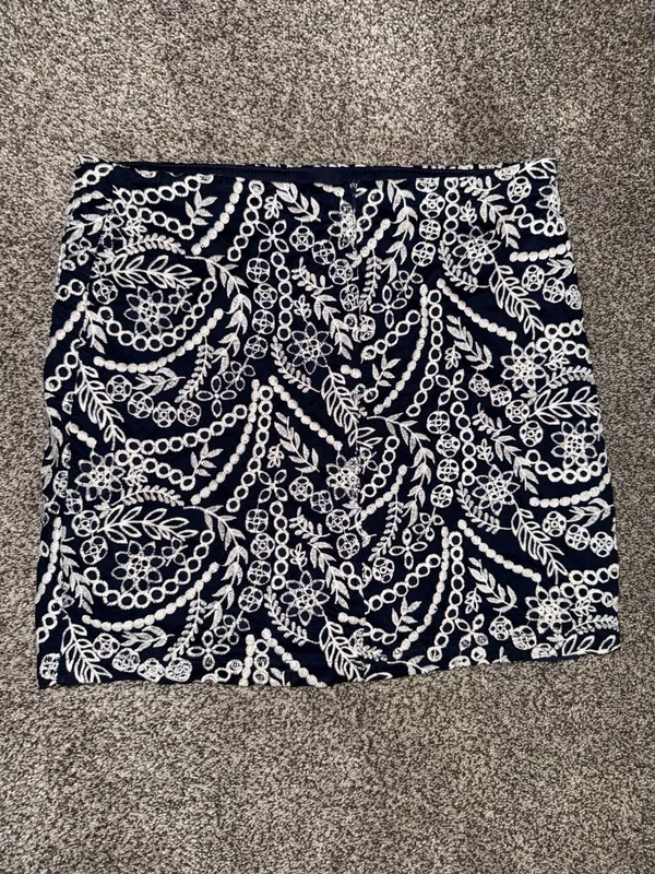 Mi Ami Embroidered Floral Navy and White Mini Skirt - Image 2