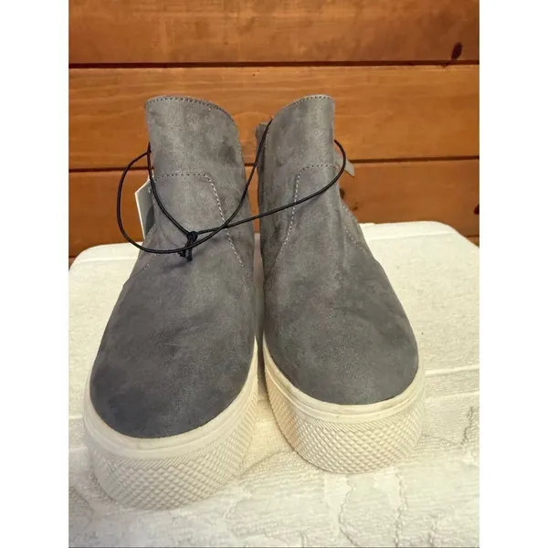 Universal Thread Gray Faux Suede Booties Sz 6.5 NWT - Image 7