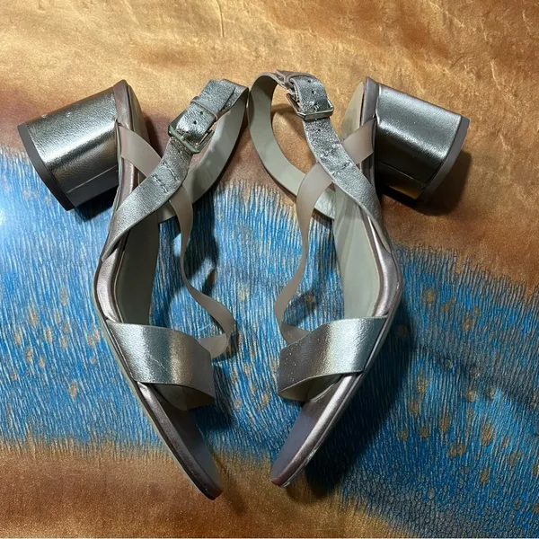 Naturalizer Arianna Strappy Rose Gold Block heels sandals size 6.5 - Image 5