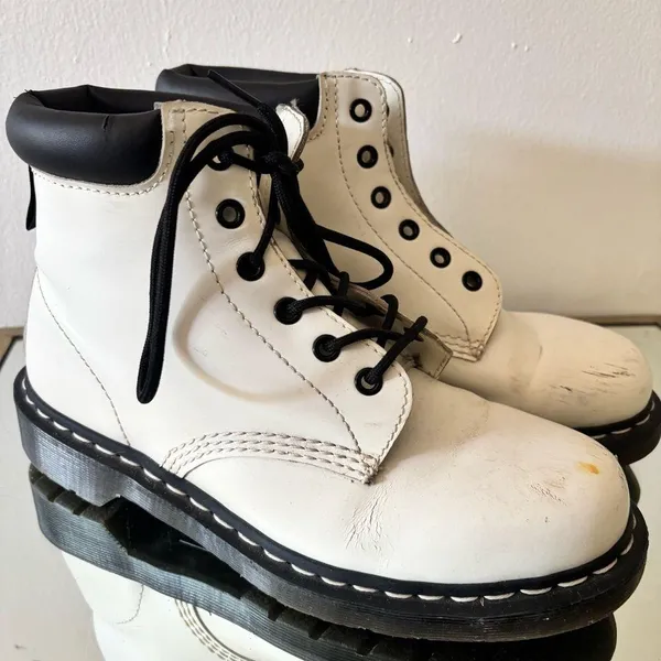 Dr. Martens White Leather Boots Size 8 - Image 9