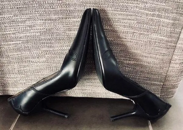 Kenneth Cole Hardly Worn Tribeca pointed toe shoes. Sz 7.5. In excellent condition - Image 3