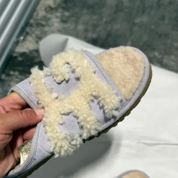 UGG Shearling SLIDE Sz 6 Lilac - Image 16