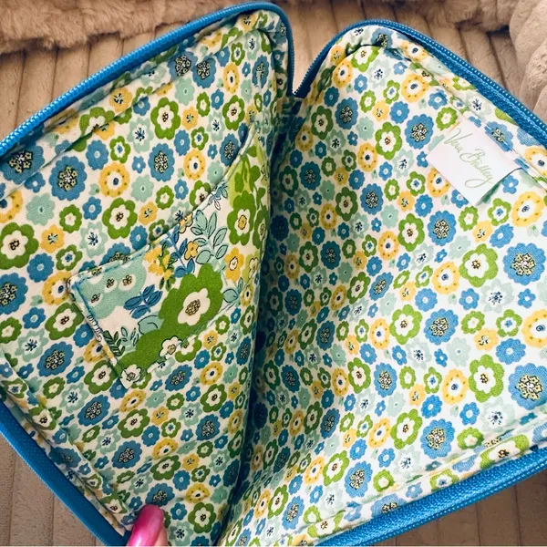 Vera Bradley English Meadow Tablet Sleeve - Image 9