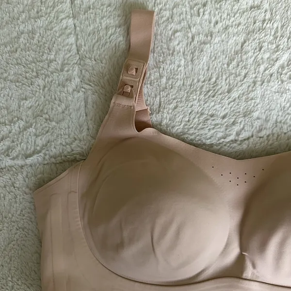 Momcozy Hands-Free‎ Nursing & Wearable Pumping Bra - Beige Large - Image 7