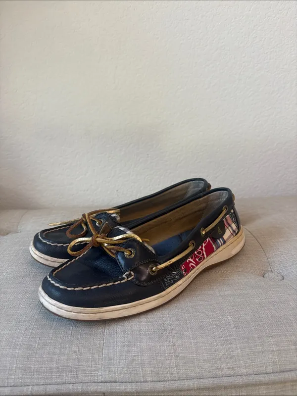 Sperry Navy Leather Boat Shoes with Red Plaid & Bandana quilt Accents 8.5 - Image 3