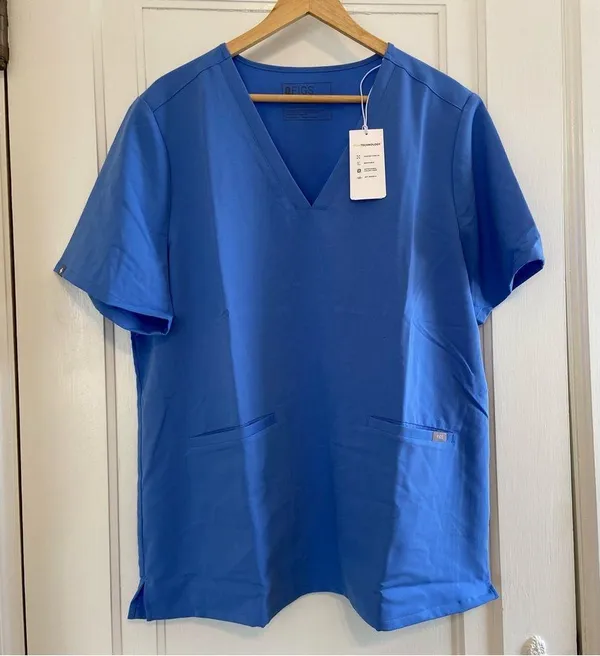 Figs Casma Three Pocket scrub top - Image 2
