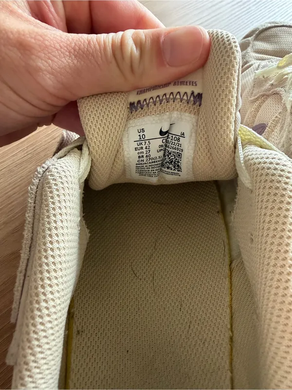 Nike Women's Tan Sneakers with Lavender Swoosh - Image 5