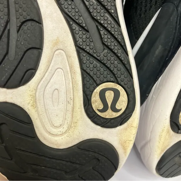 Lululemon blissfeel running Shoes sneakers women's size 9.5 black white athletic - Image 8