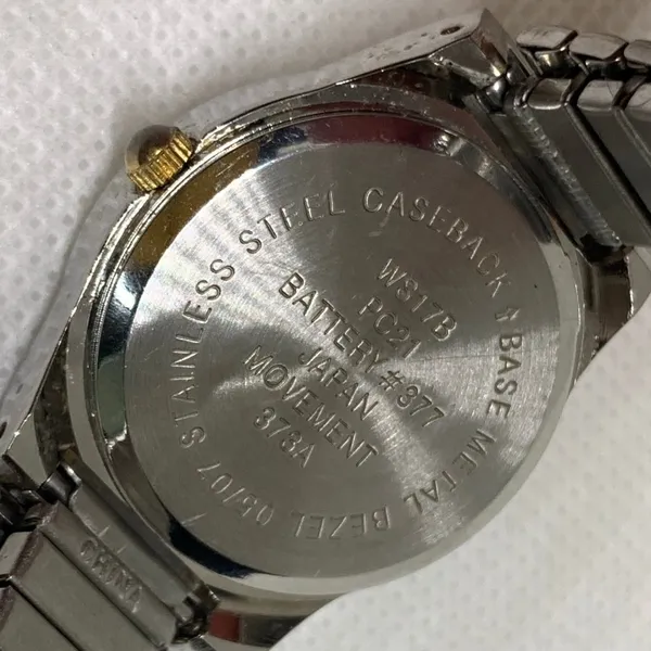 Women’s quartz analog watch gold silver tone 28mm stretch band 6.5” running - Image 7