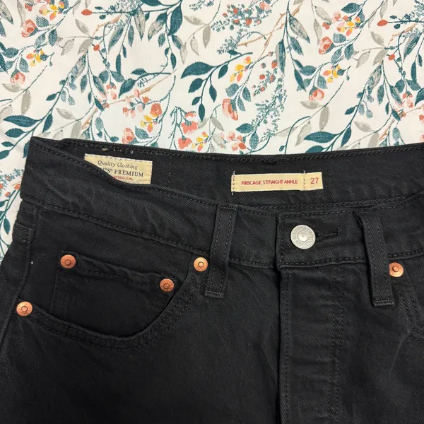 Levi's Ribcage Straight Ankle Women’s Jeans - Image 11