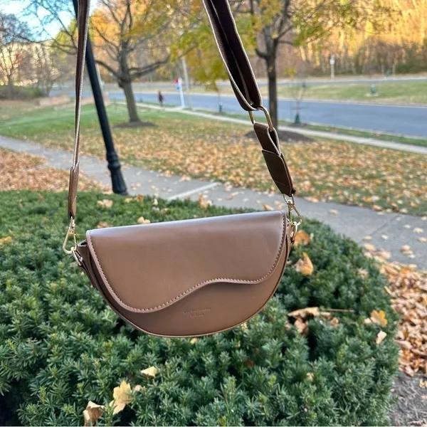 Unisex Brown Saddle Bag / camera bag with Wide Strap crossbody - Image 14