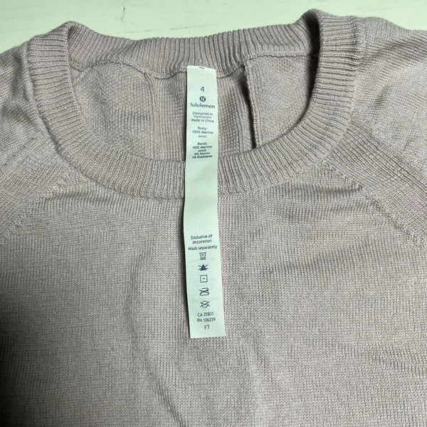 Lululemon Merino Wool Lace Up Back Sweater Pink Lavender Crew Neck‎ Size 4 - Image 2