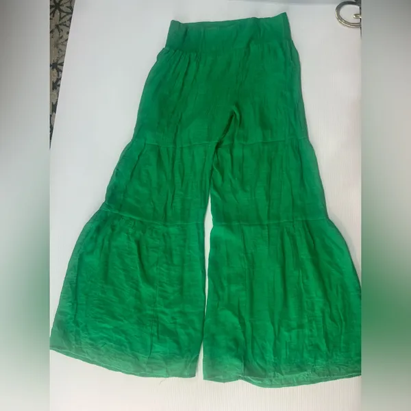 Nanette Lepore Vibrant Green Flared  layered flowy  Pants - Image 2