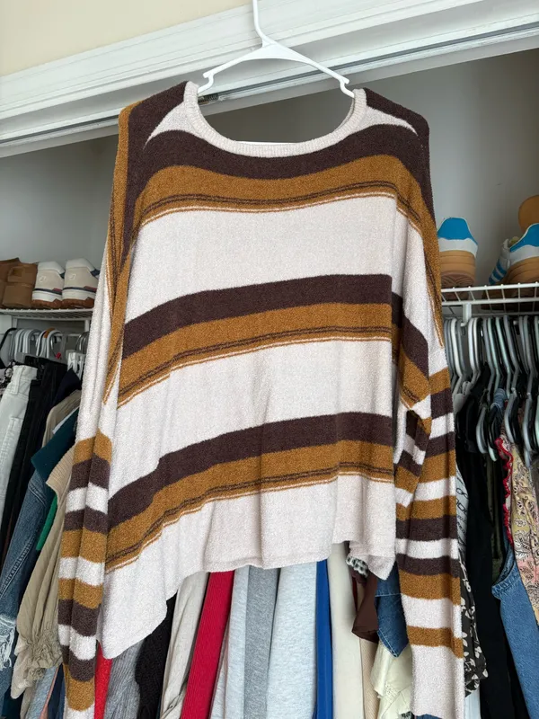 Striped hem and thread sweater - Image 2
