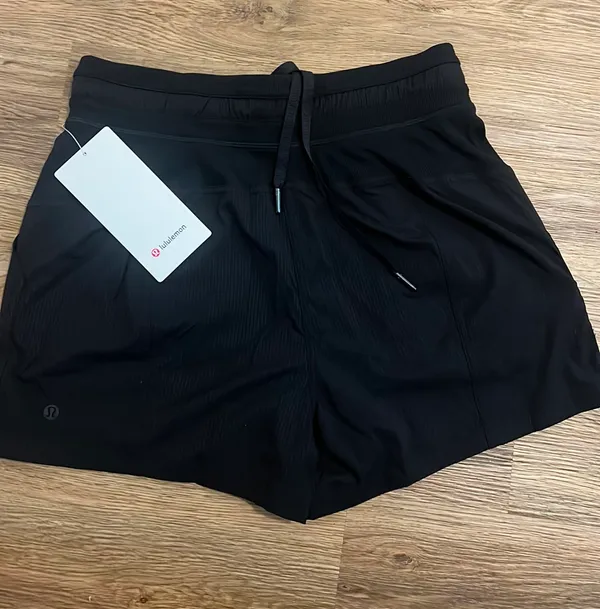 Lululemon Dance Studio HR Short 3.5” New With Tags - Image 3