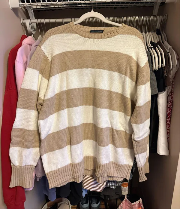 Brandy Melville Sweater - Image 3