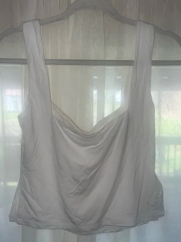 White Fox Boutique white tank top size medium - Image 4