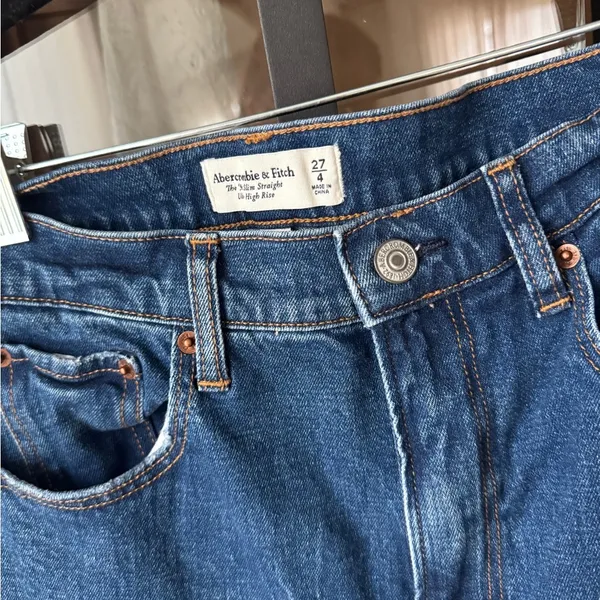 Abercrombie Curve Love Jeans 90s slim straight ultra high rise medium wash raw - Image 4