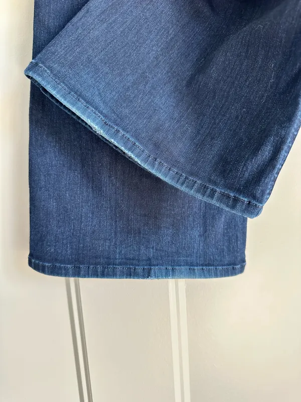 7 For All Mankind A Pocket Dark Blue Flared Boot Cut Low Rise Stretch Jeans sz28 - Image 5