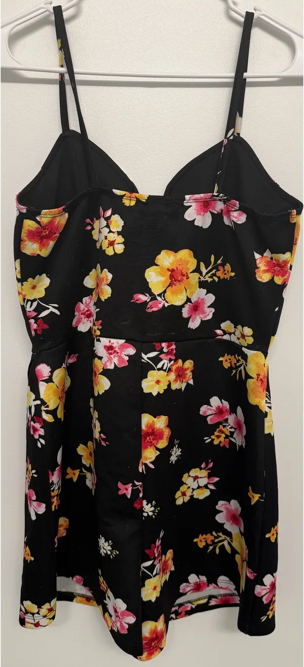 Almost Famous Mini Dress Flowers with Built-In Shorts XL - Image 3