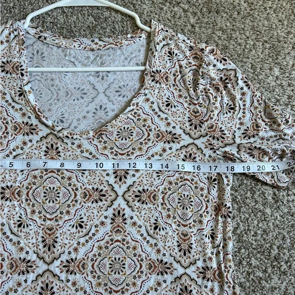 🦋 Maurices 24/7 Flawless Medallion Tunic Tee Casual Soft Comfy Summer Large - Image 6