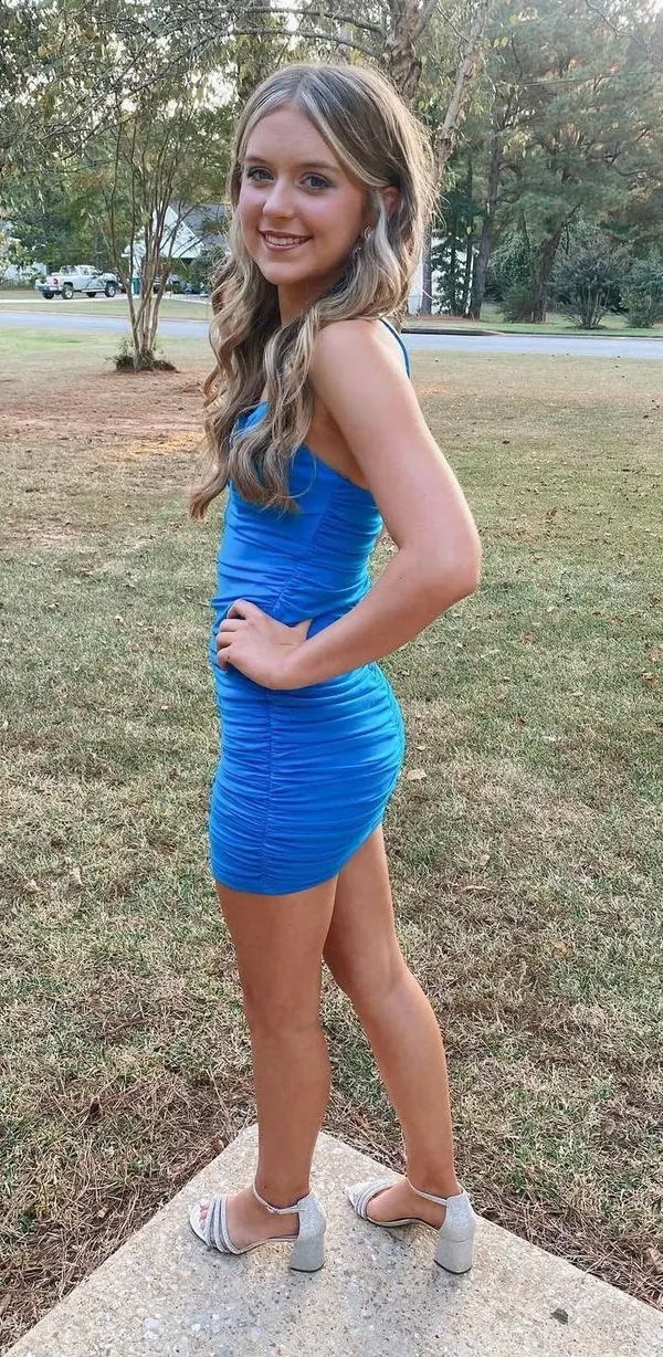 Tight blue homecoming dress - Image 4