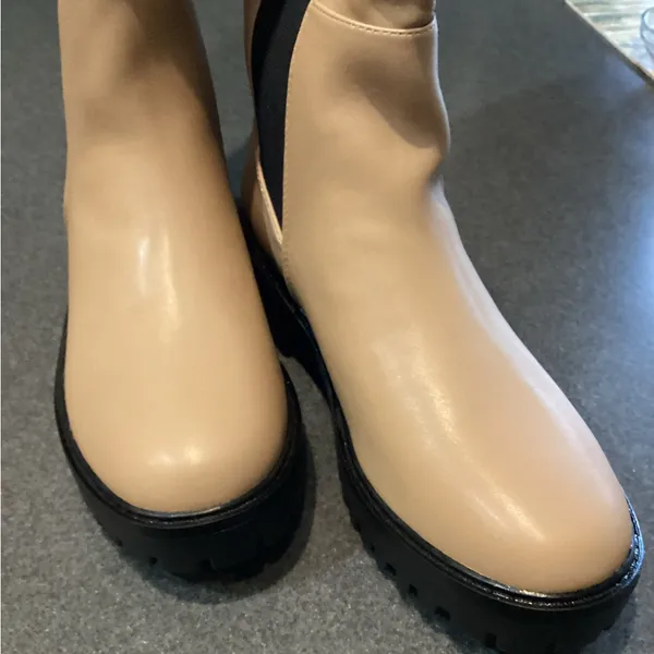 Stylish Tan and Black Women's Boots - Image 2