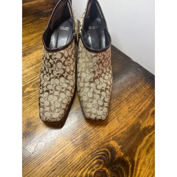 Coach Daphne‎ Tan And Brown Heels Size 7.5 - Image 4