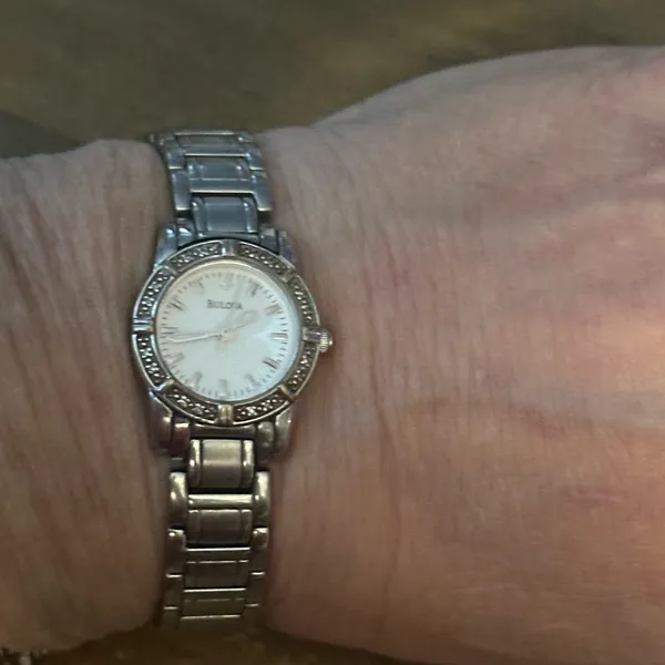 Bulova stainless steel real diamonds analog watch - Image 3