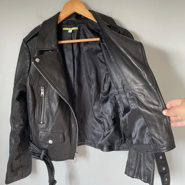 Gianni Bini 100% Leather Motorcycle Jacket Coat Zip Up Black Women's Size Medium - Image 6
