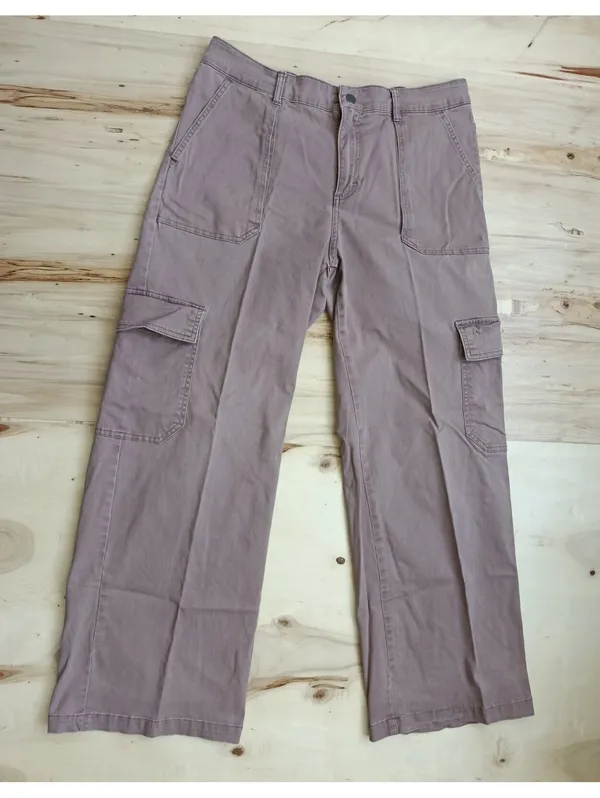 Wild Fable Women's Cargo Pants – Size Large (L) - Image 2