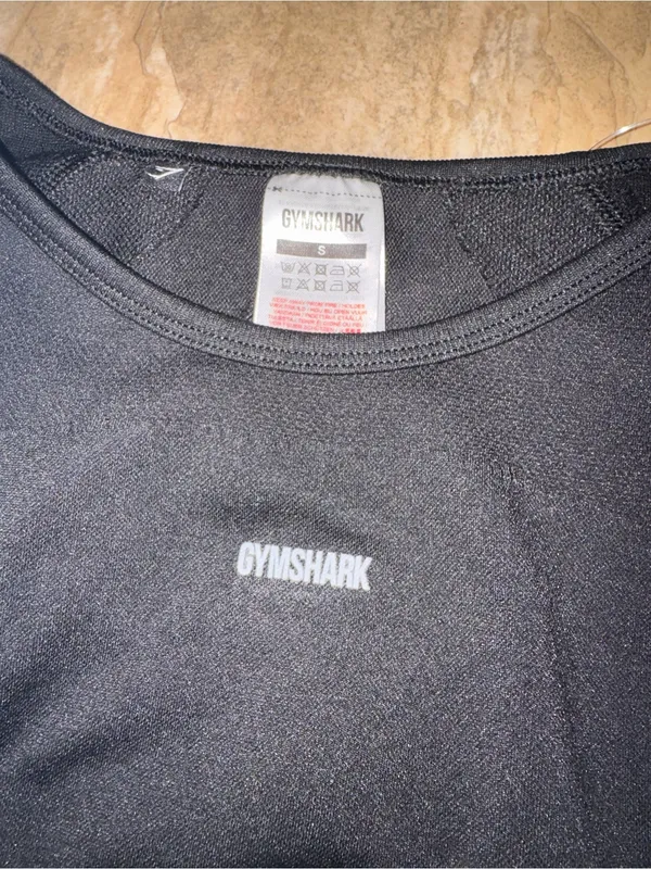Gymshark Black Cropped Long-Sleeve Seamless Top with Logo - Image 4