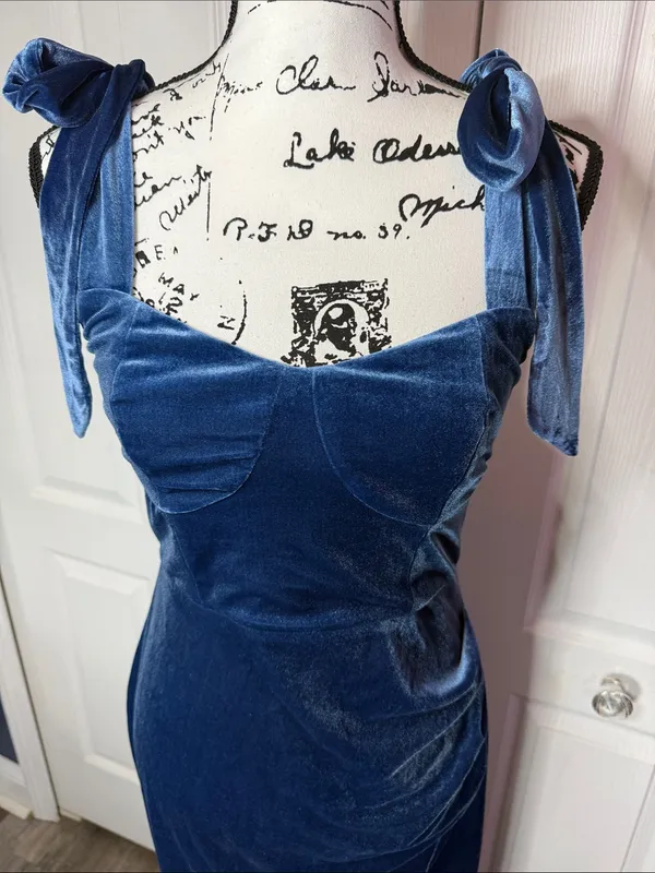 Cider Velvet Sweetheart Neckline Split Ruched Knotted Maxi Dress - Image 5