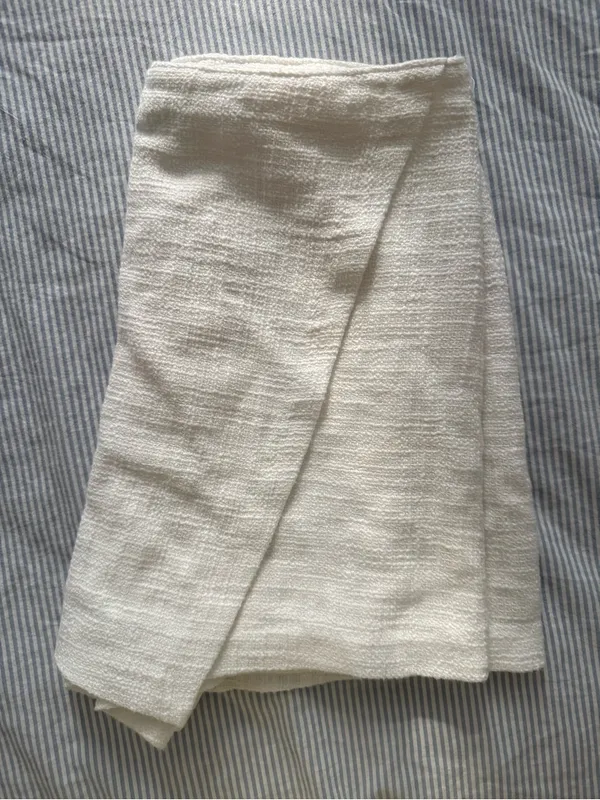 NWT Abercrombie Women's White Textured High-Rise Skort - Image 5