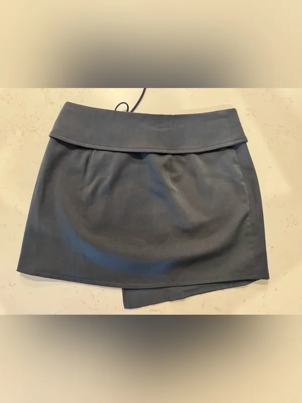 White Fox Gray Wrap Mini Skort XS Tie Waist Lined Chic - Image 9