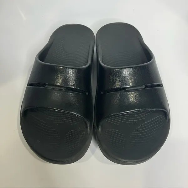 Oofos ooahh slides recovery shoes black comfort Shoes unisex sizing women’s 7‎ - Image 3
