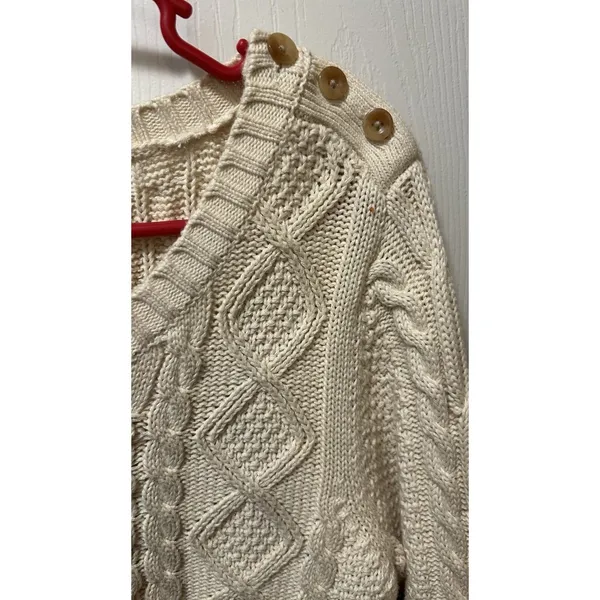 L L Bean Chunky Cable Knit Sweater Cream 3 Button Shoulder Cozycore Size Med. - Image 3