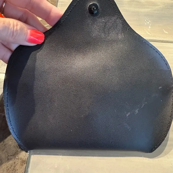 Ray-Ban Black Leather Sunglasses Case flaw - Image 7
