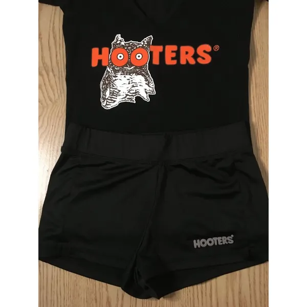 B70 RARE!! New Hooters Girl Vintage Uniform Short Sleeve VNeck Tee & Shorts Xxs - Image 2