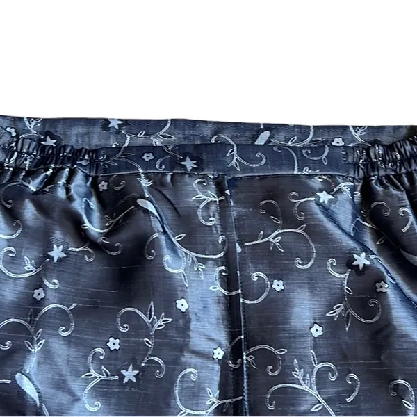 Beautiful Silver Embroidered Midi‎ Skirt Size XL - Image 5