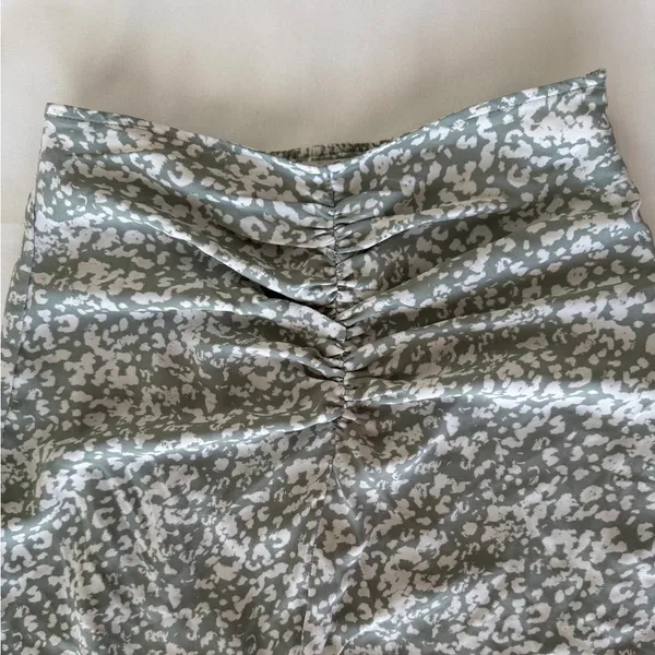 Abercrombie & Fitch Sage Green Printed Midi Skirt - Image 2