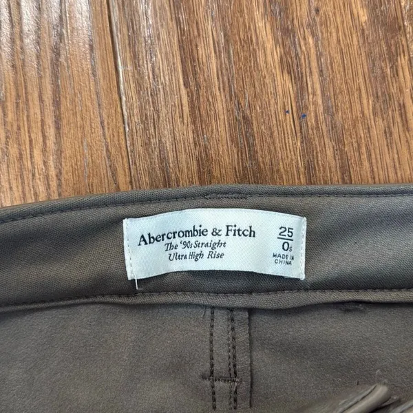 Abercrombie & Fitch 90’s ultra high rise straight taupe faux leather pant 25 - Image 5