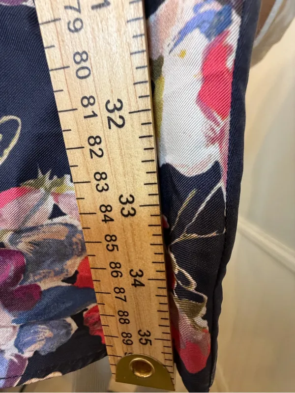 Lewit 100 % Silk Navy Floral High-Low Skirt - Image 5